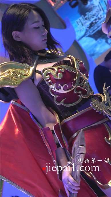 超级丰满的cosplay美女