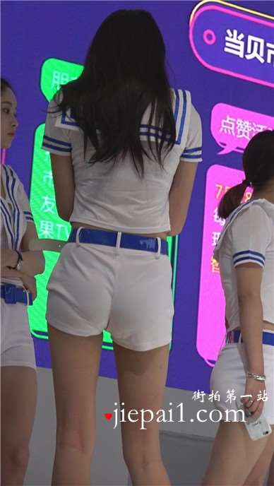 舞台上美腿showgirl美女们