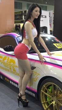 街拍翘臀短衣短裙长腿车模 [5.24 GB/MP4]