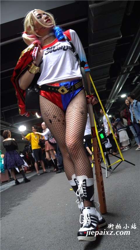4K 玩cosplay的大眼网袜洋妞