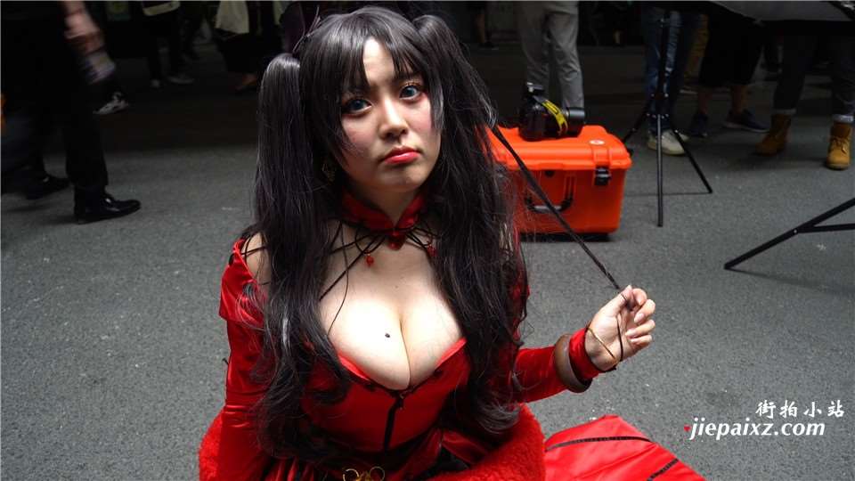 丰满的cosplay少女