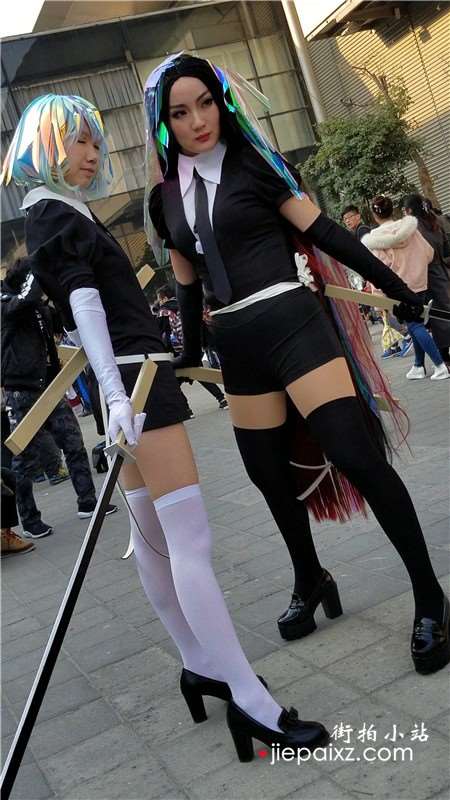 4K-性感美腿cosplay的美女姐妹花
