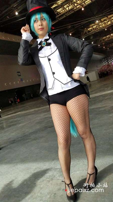4K-超短裤性感大眼网袜cosplay的美少女