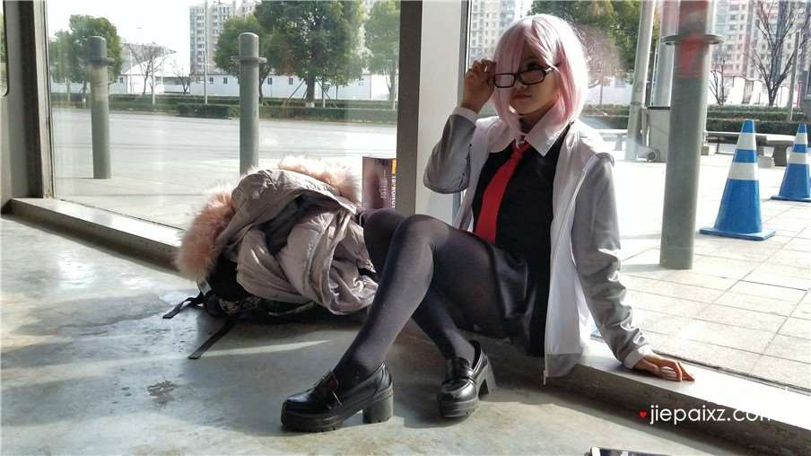 4K-小清新cosplay街拍黑丝美少女