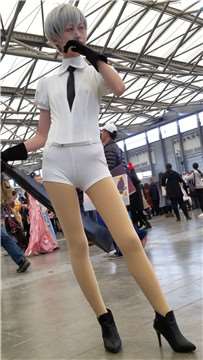 4k-短裤长腿高跟丝袜cosplay的美少女
