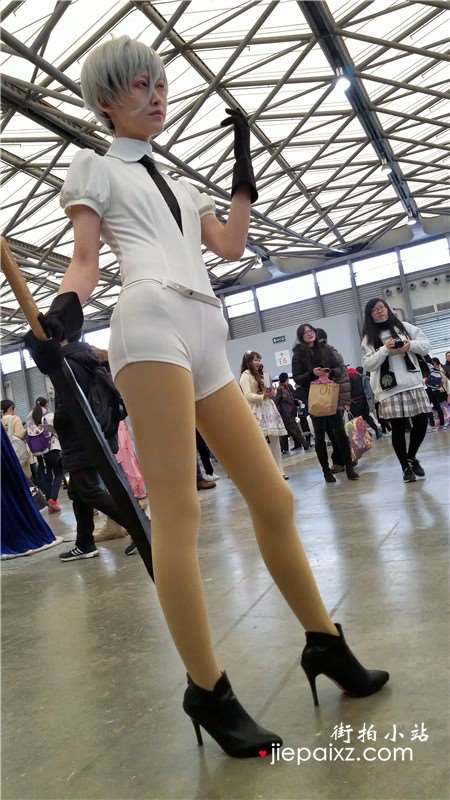 4k-短裤长腿高跟丝袜cosplay的美少女