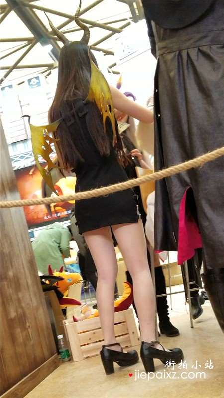 4k-超性感包臀裙cosplay的二次元少女