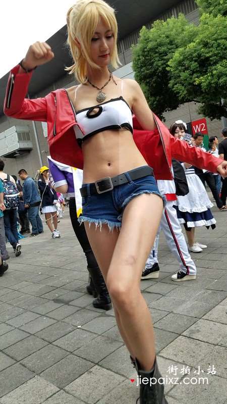 4K-清纯小可爱热裤露脐玩cosplay的萌妹纸