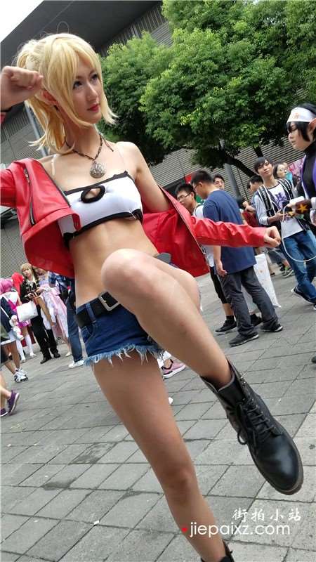 4K-清纯小可爱热裤露脐玩cosplay的萌妹纸