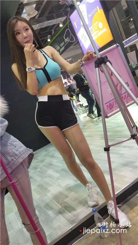 4K-运动热裤性感大长腿丰满网红美女直播