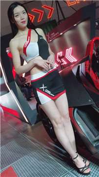 4k-白皙性感美腿靓妹