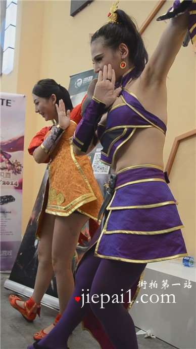 chinajoy现场cosplay的萝莉巨乳小清新美女。