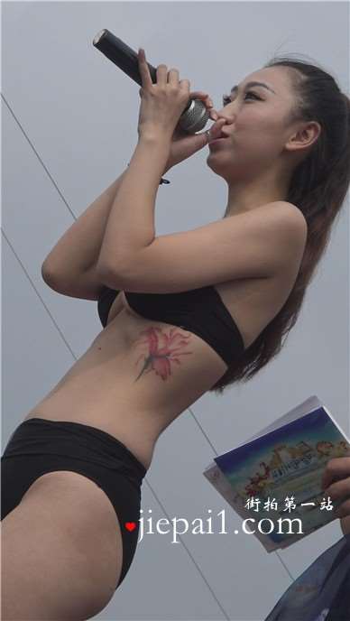 黑色比基尼美女模特舞台走秀