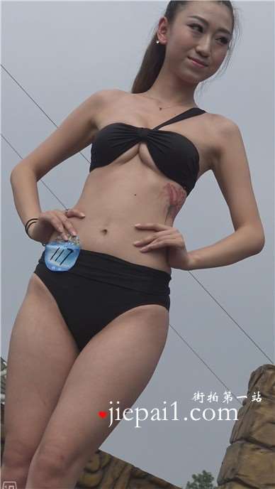 黑色比基尼美女模特舞台走秀