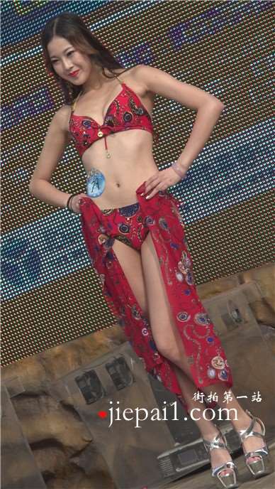 碎花长腿苗条身材MM，婀娜多姿。