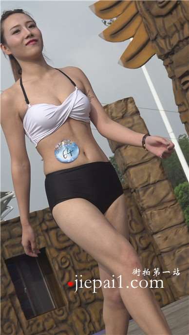 4k-性感长腿丰满比基尼泳装美女，笑容甜美。