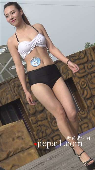 4k-性感长腿丰满比基尼泳装美女，笑容甜美。