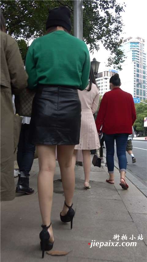 4K 黑色短裙高跟美腿性感美女