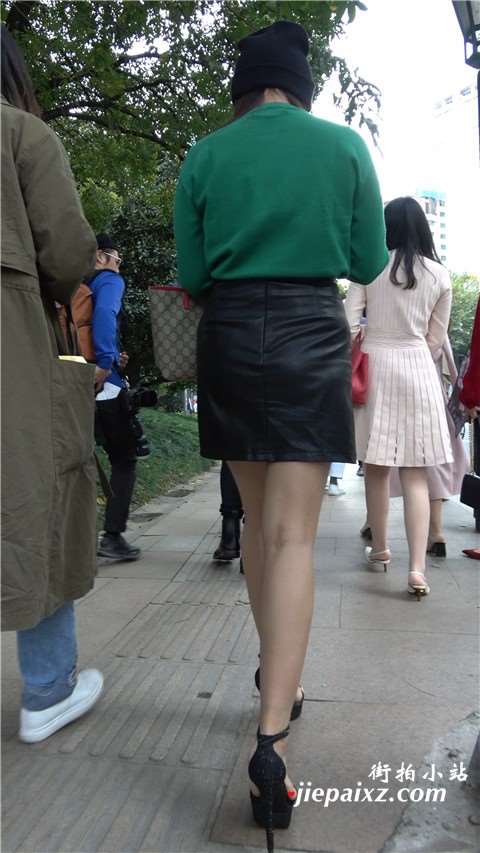 4K 黑色短裙高跟美腿性感美女