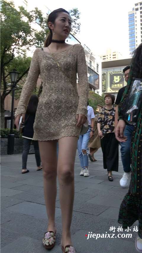 4K 金色短裙性感街拍美女