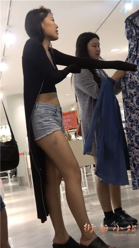 4k-服装店挑衣服的超短热裤美臀美女 [1.21 GB]