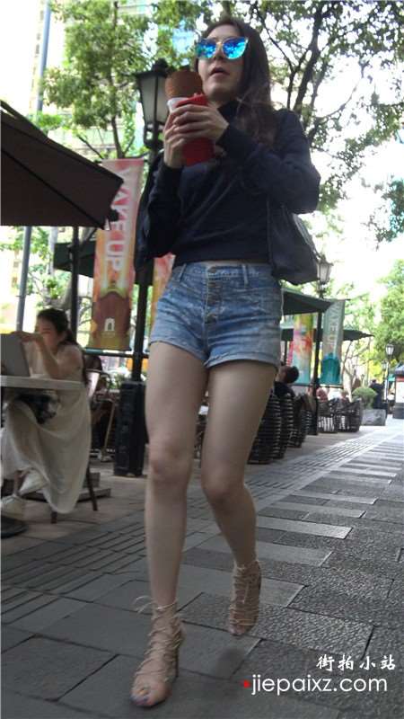 4k-高腰热裤黑衬衫街拍美腿 [1.04 GB]