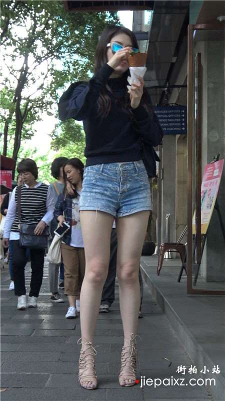 4k-高腰热裤黑衬衫街拍美腿 [1.04 GB]