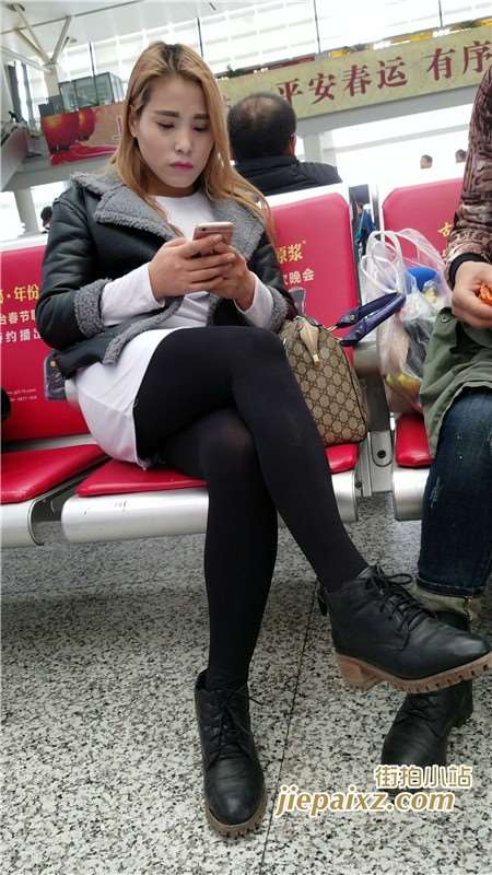 4K极品街拍美腿黑丝袜美女姐姐