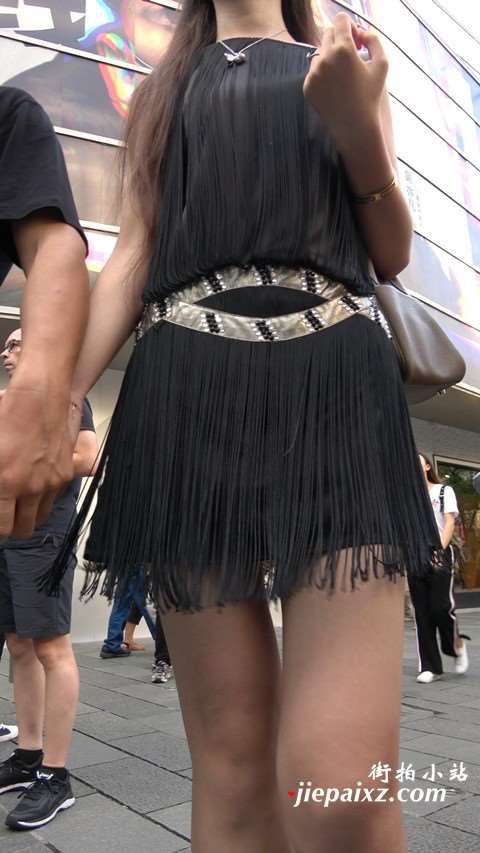 性感高挑身材连衣裙长发街拍美女