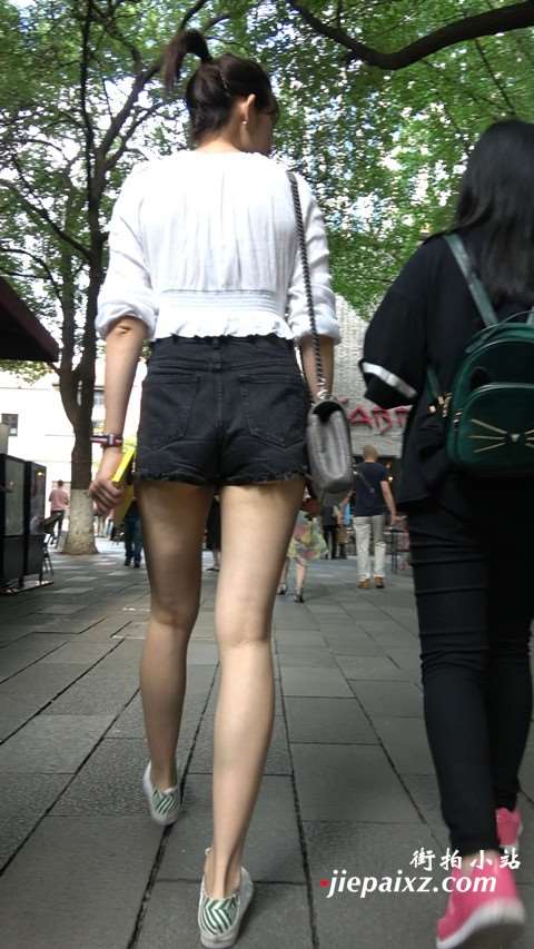 4K 街拍大长腿热裤美女姐姐