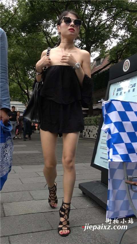 4K 抹胸气质性感街拍美女