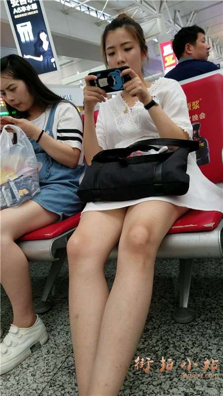 4k-白色连衣裙性感大长腿天生丽质街拍美女