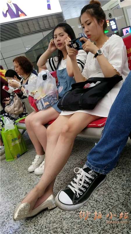 4k-白色连衣裙性感大长腿天生丽质街拍美女
