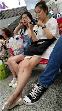 4k-白色连衣裙性感大长腿天生丽质街拍美女