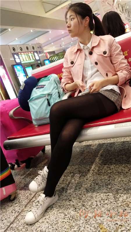 4k-超气质逆天颜值黑丝街拍美腿仙女姐姐