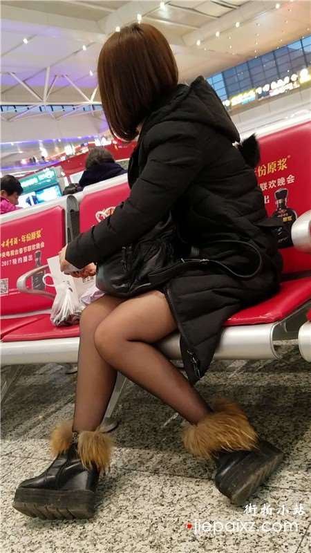 4k-极品黑丝美腿美丽小姐姐，颜值挺高