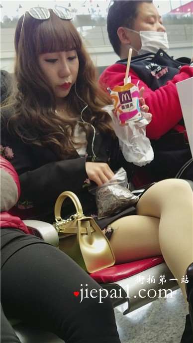 4k-肉色丝袜美腿美女打扮时尚前卫