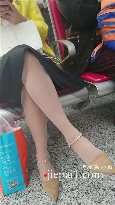 4k-性感美腿尖嘴高跟鞋肉色丝袜风骚少妇