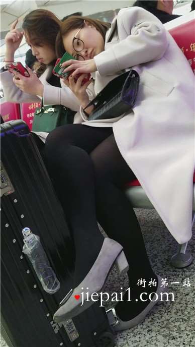4k-黑色裤袜知性温柔美少妇，小高跟很性感