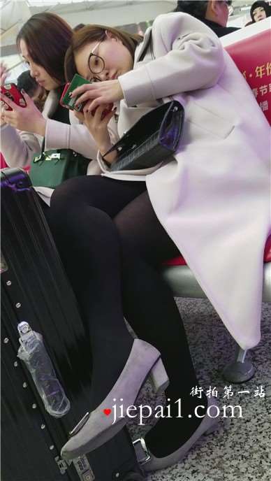 4k-黑色裤袜知性温柔美少妇，小高跟很性感