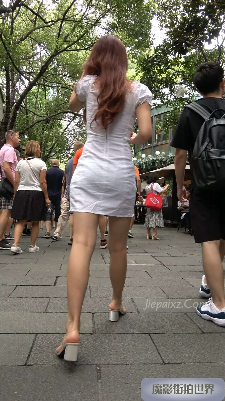 4K  - 街拍白短裙凉高美女姐姐 [2.52 GB/MP4]