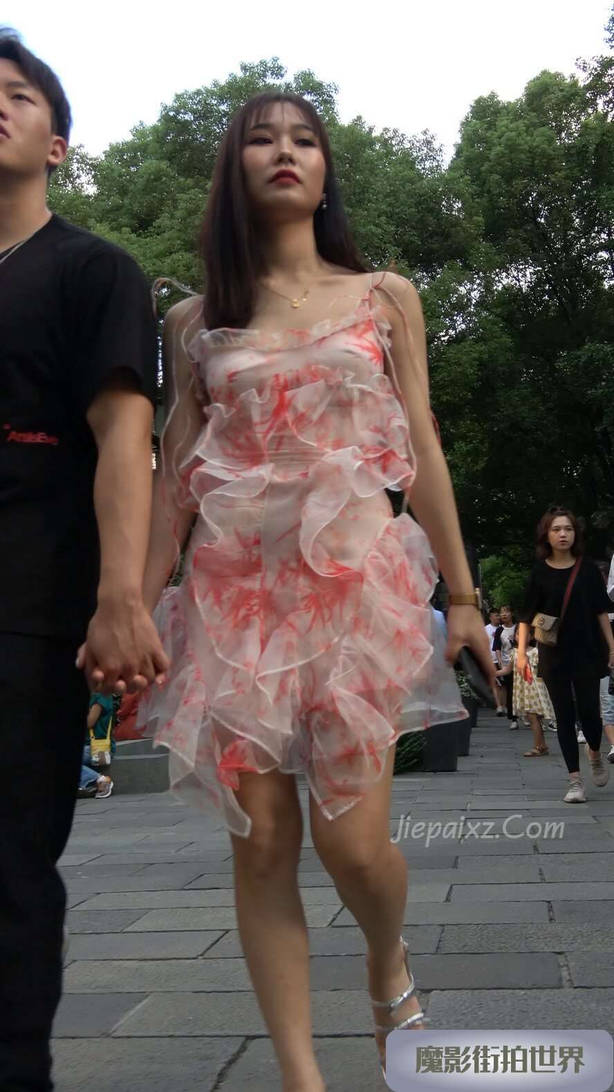 4K - 美裙女友 [1.44 GB/MP4]
