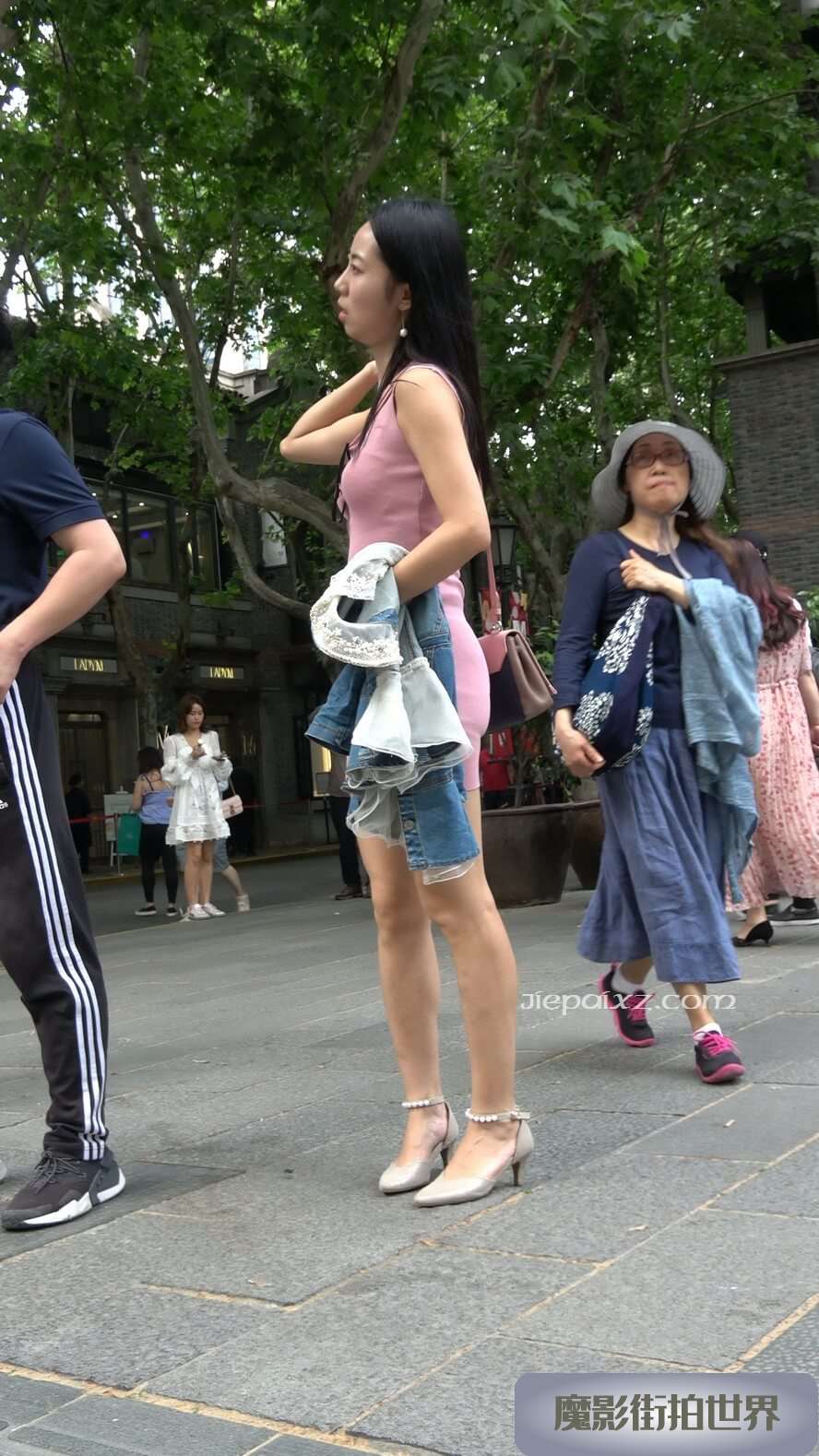 4K - 性感粉红包臀裙街拍高跟街拍美女 [1.44 GB/MP4]