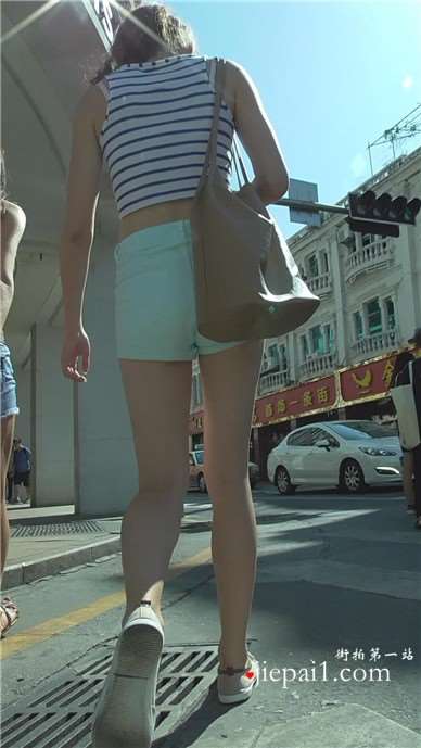街拍极品火辣身材苗条外国妞 [717 MB]