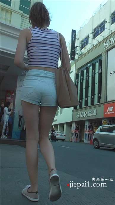 街拍极品火辣身材苗条外国妞 [717 MB]