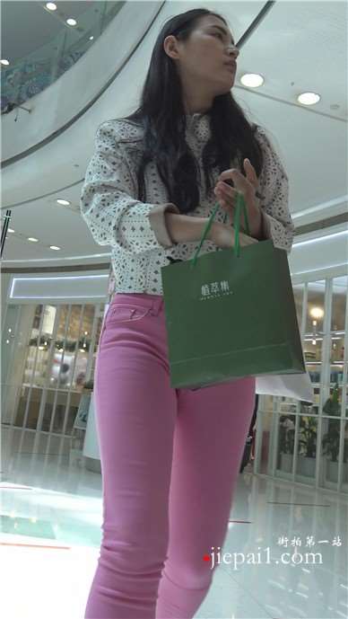 4k-街拍粉裤极品美三角丰臀女孩 [1.60 GB]