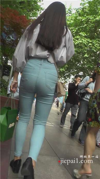 文静小清新美眉，温柔甜美，谁不想要这样一个女友 [2.69 GB]