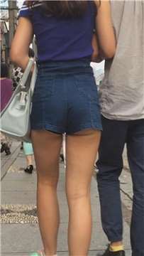 街拍丰满大肉臀牛仔热裤 [4.52 GB]
