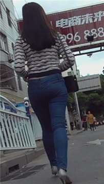 高跟长腿紧身丰臀牛仔裤MM，屁屁小性感！[863 MB]