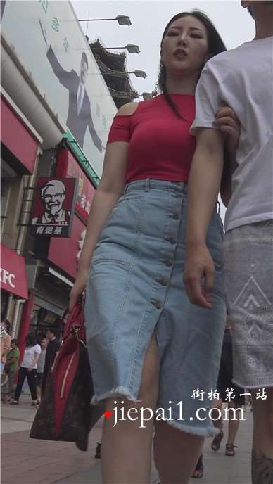 4k-街拍超级丰满牛仔裙女神姐姐 [1.28 GB]